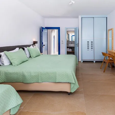 ホテル Pyrgaki 4*